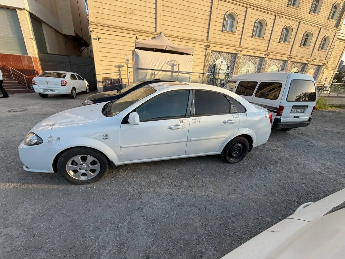 LACETTI Lot raqami: 24121241